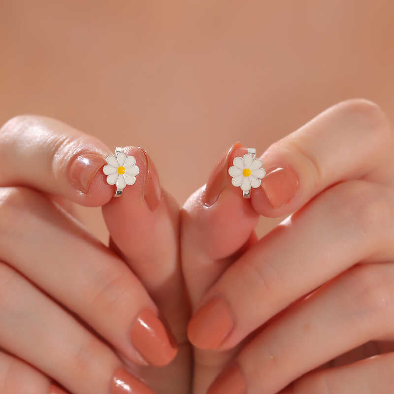 Daisy Girl's Earrings image 1
