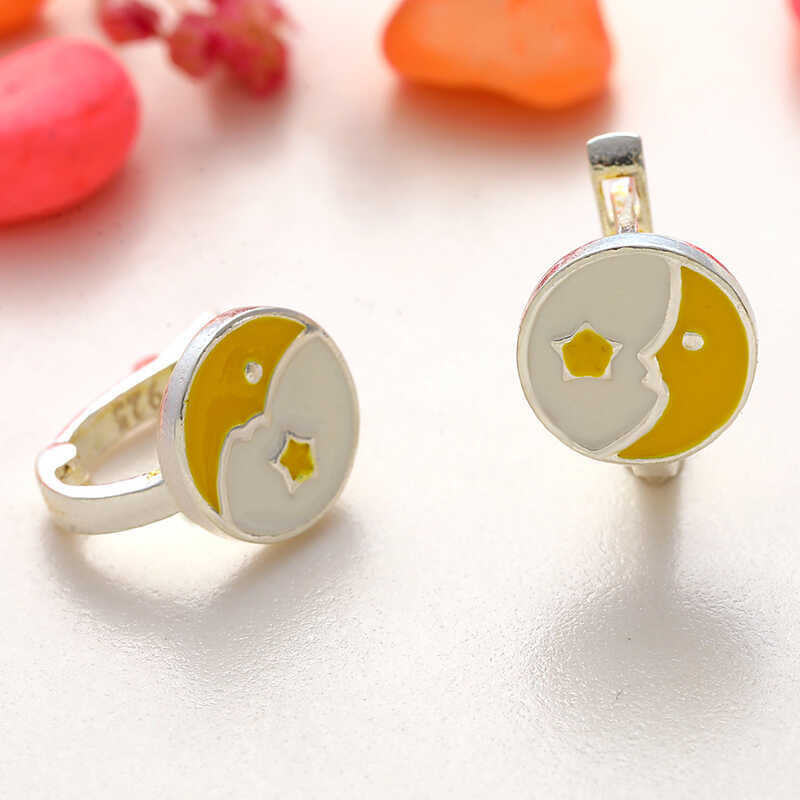Moon & Star Girl's Earrings image 0